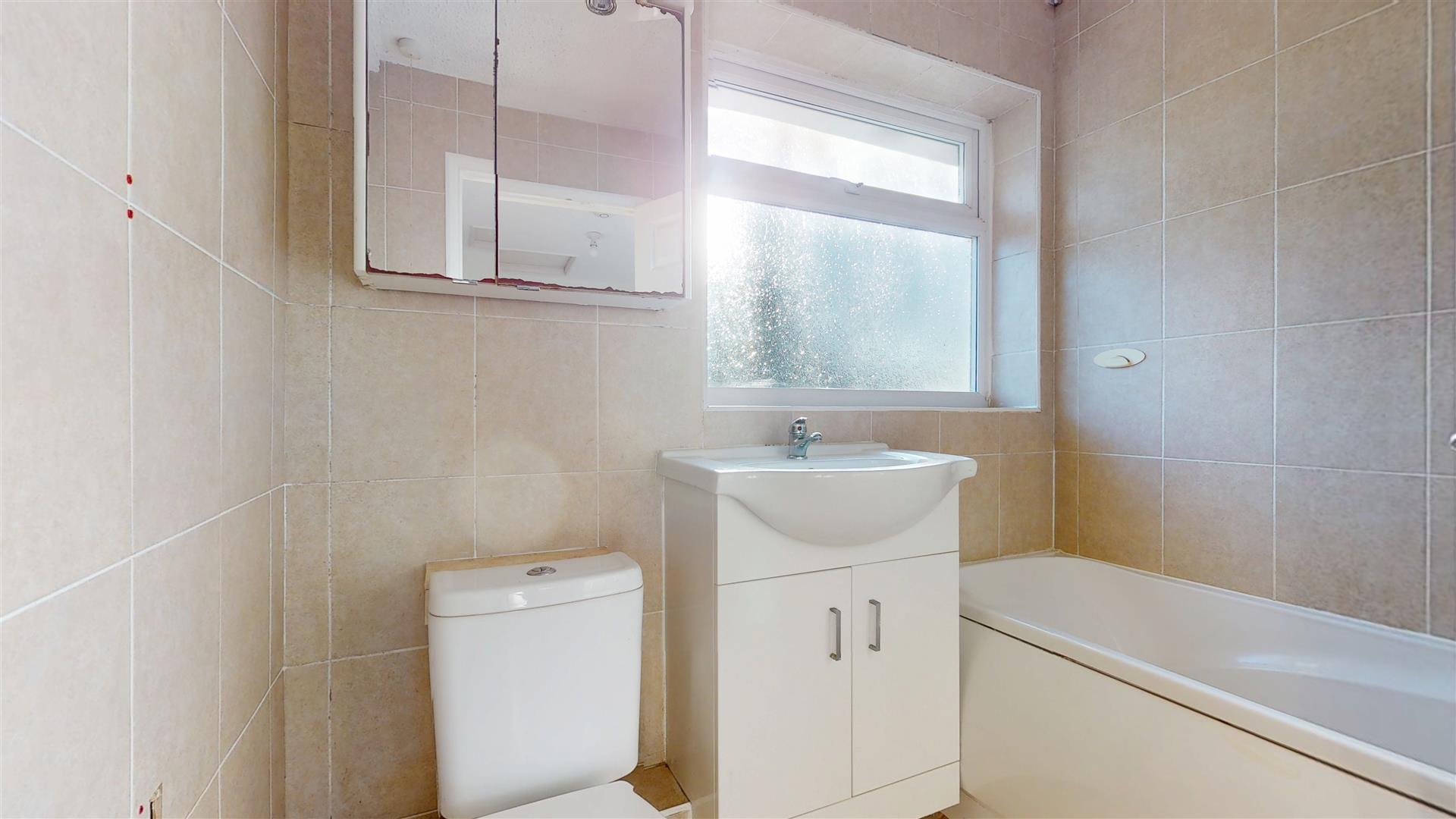 3 bed property in Collins Walk, Newport Pagnell